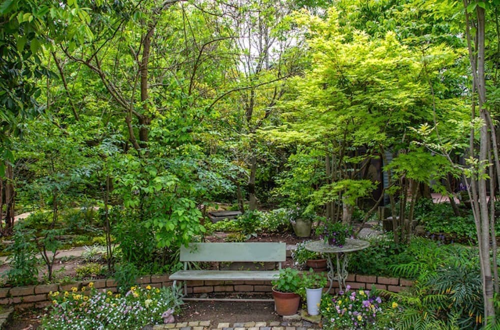 岩城家の庭とテーブル