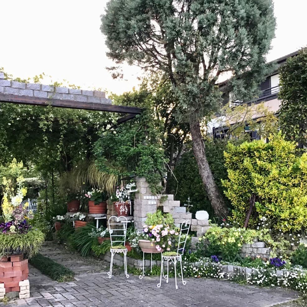 和と洋を融合させたナチュラルガーデン山田家の庭